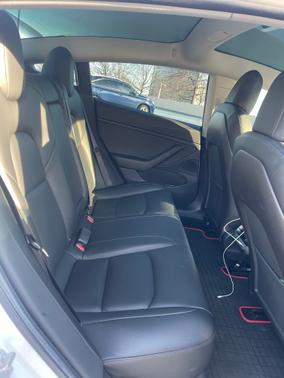 Photo 5 of 7 of 2019 Tesla Model 3 Standard Range Plus